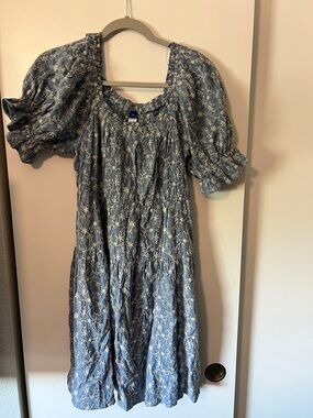 Old Navy Blue Floral Smocked Midi Dress